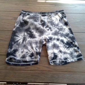 Black and white tie dye bike shorts